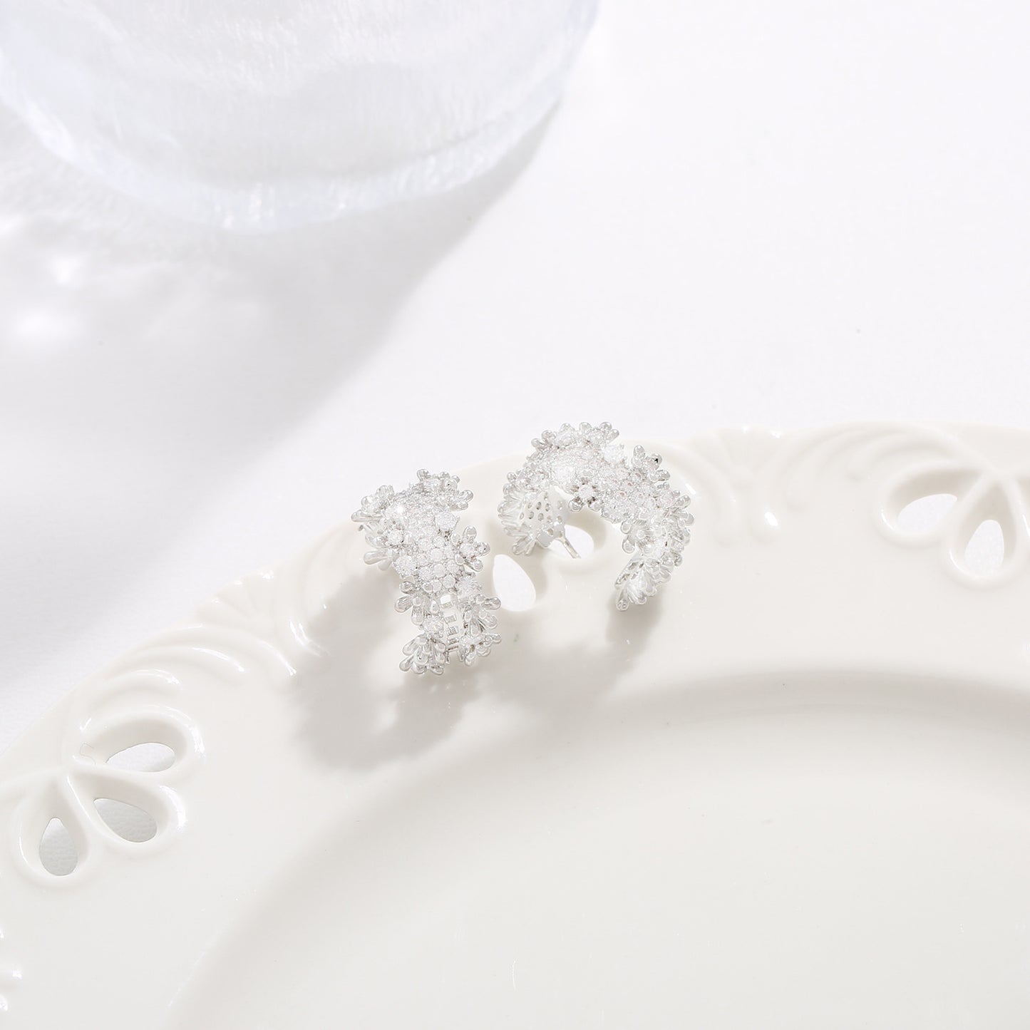 Hollow Flower Earrings Silver Needle High-grade Earrings