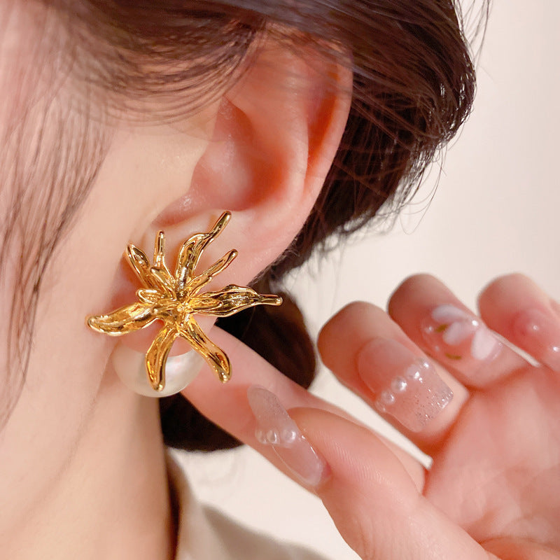High-Grade Ear Studs Metal Flower Pearl Earrings Earrings