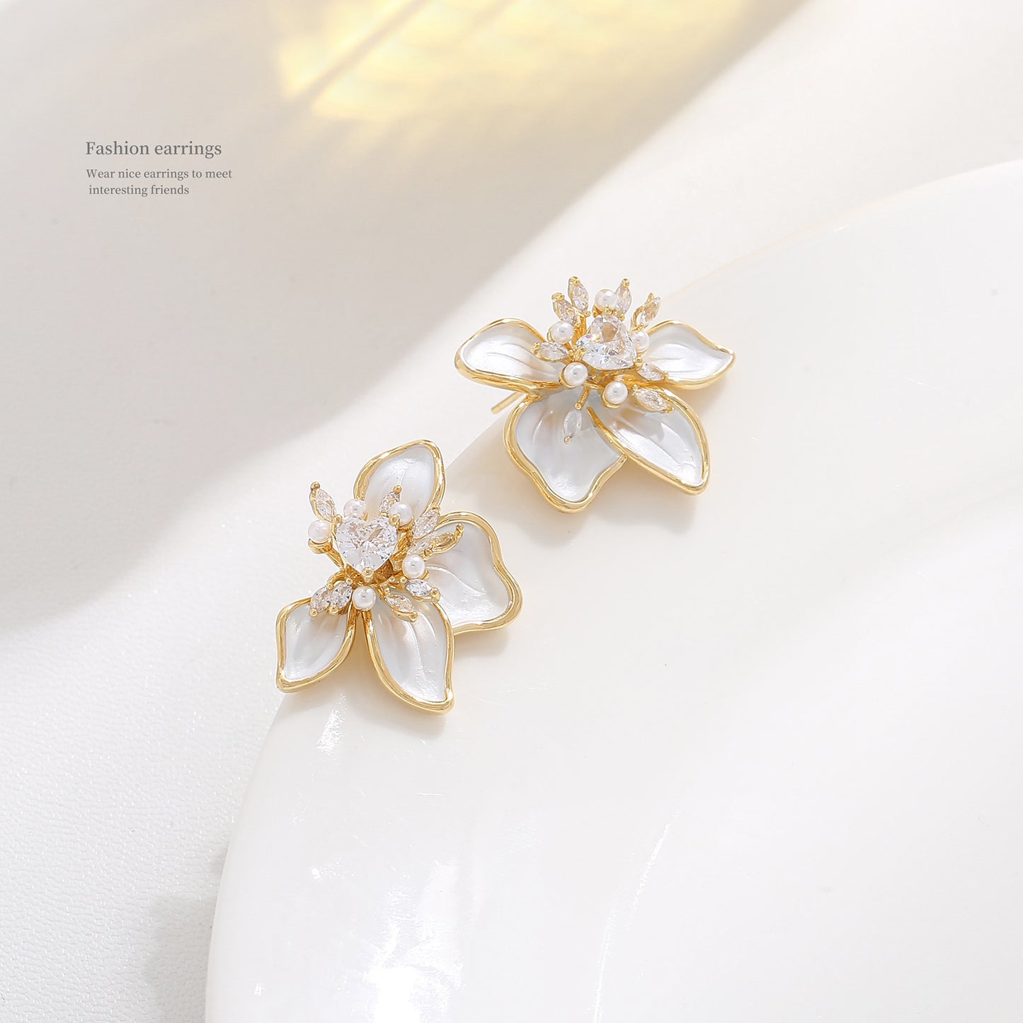 White Oil Drop Real Tiger Zircon Flower Stamen High-end Women's Earrings