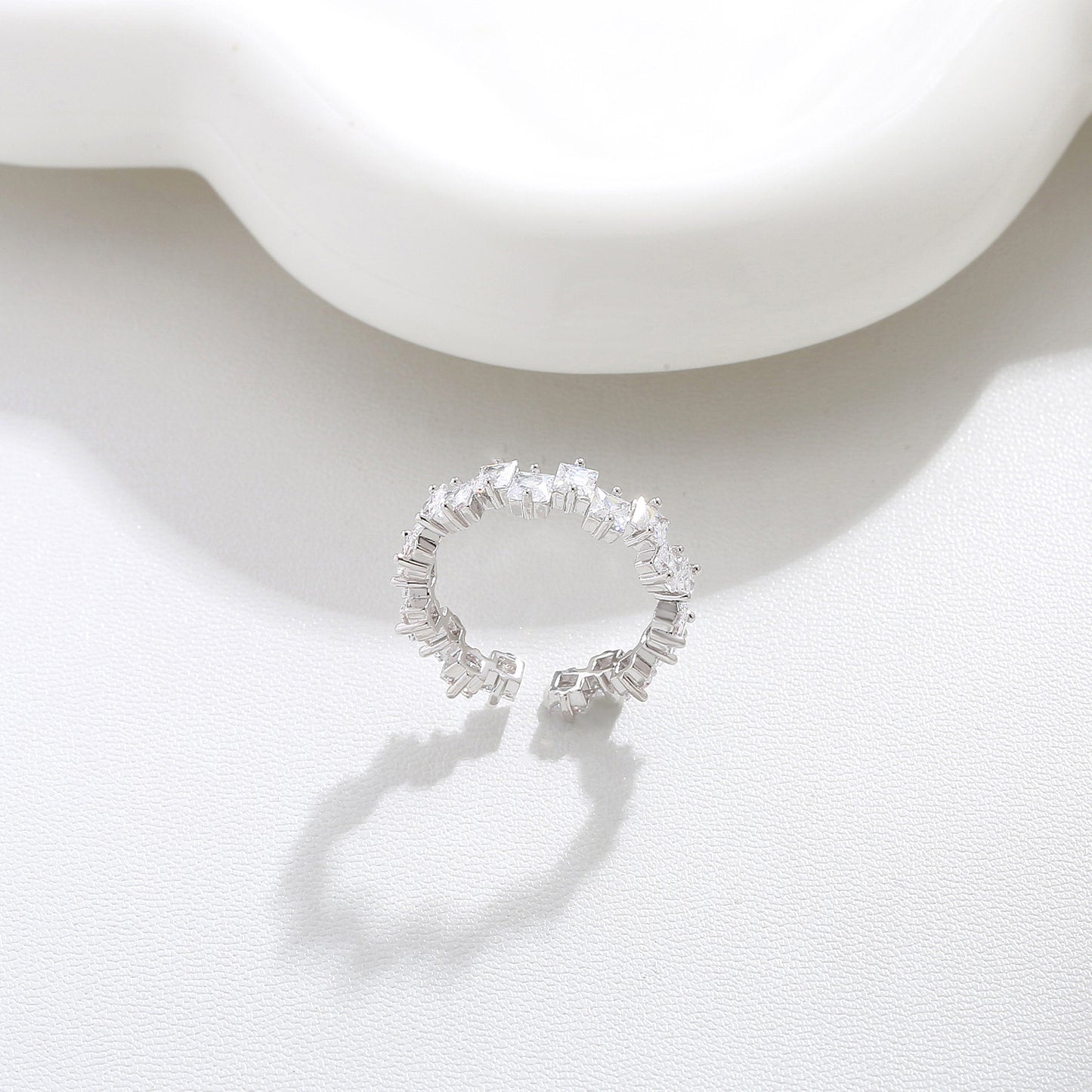 Sugar Cube Misaligned Square Ring Light Luxury