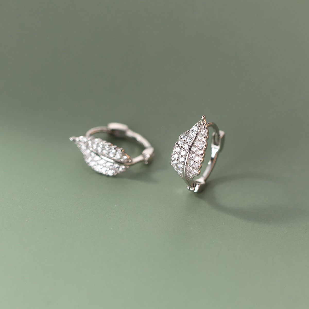 French Style Full Diamond Leaf Earrings High-end Classic Design