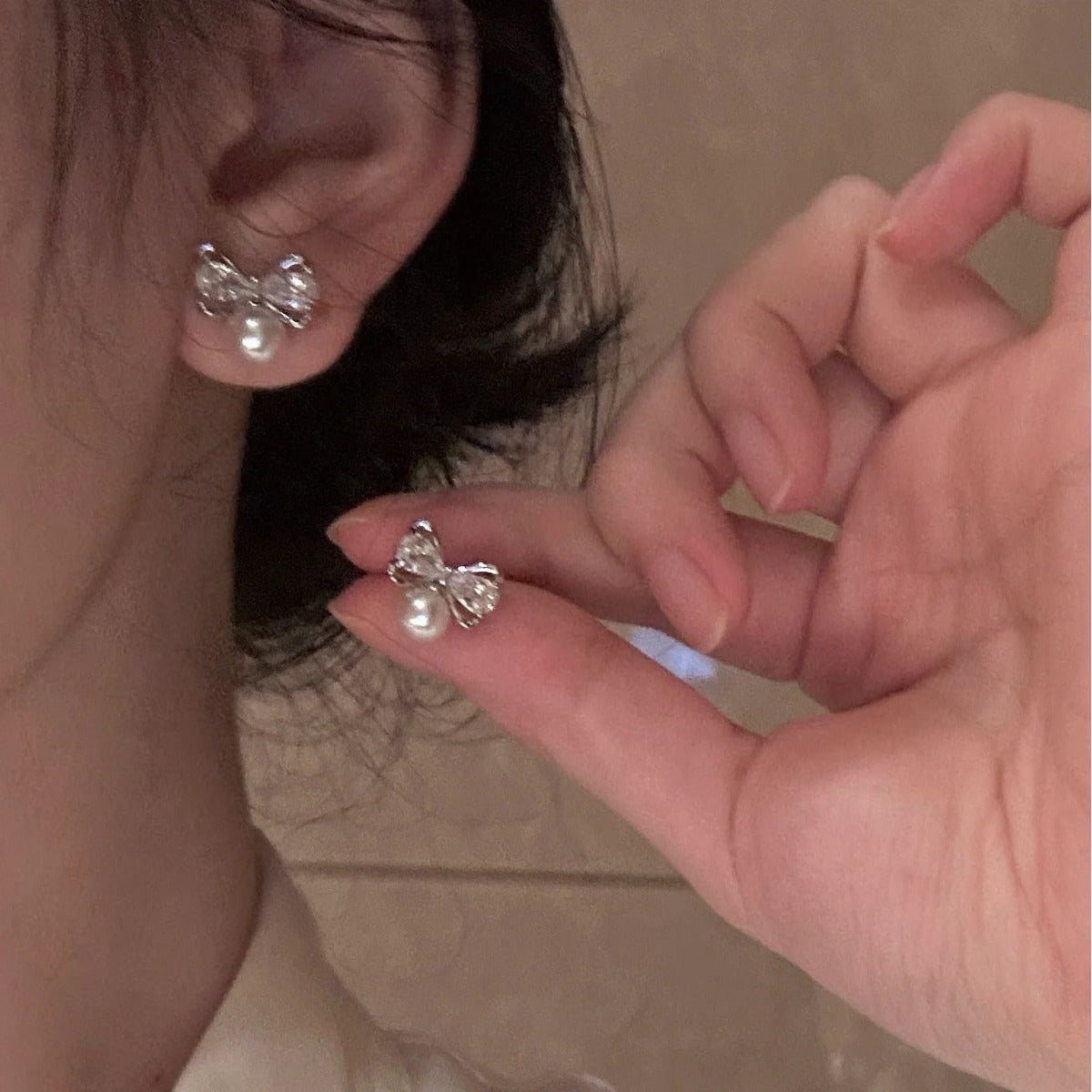 S925 Sterling Silver 2024 New Bowknot Pearl Stud Earrings for Women High-end Elegant Design Earrings